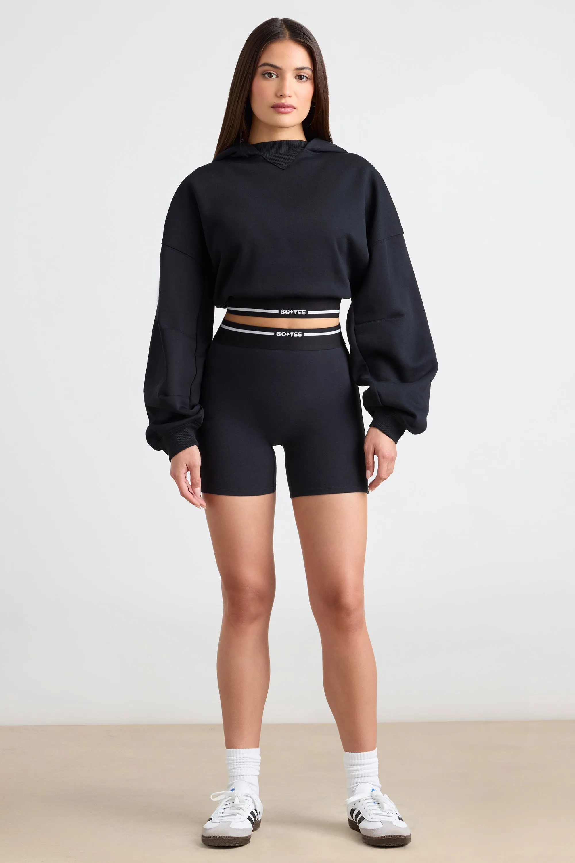 Cropped Hoodie in Black