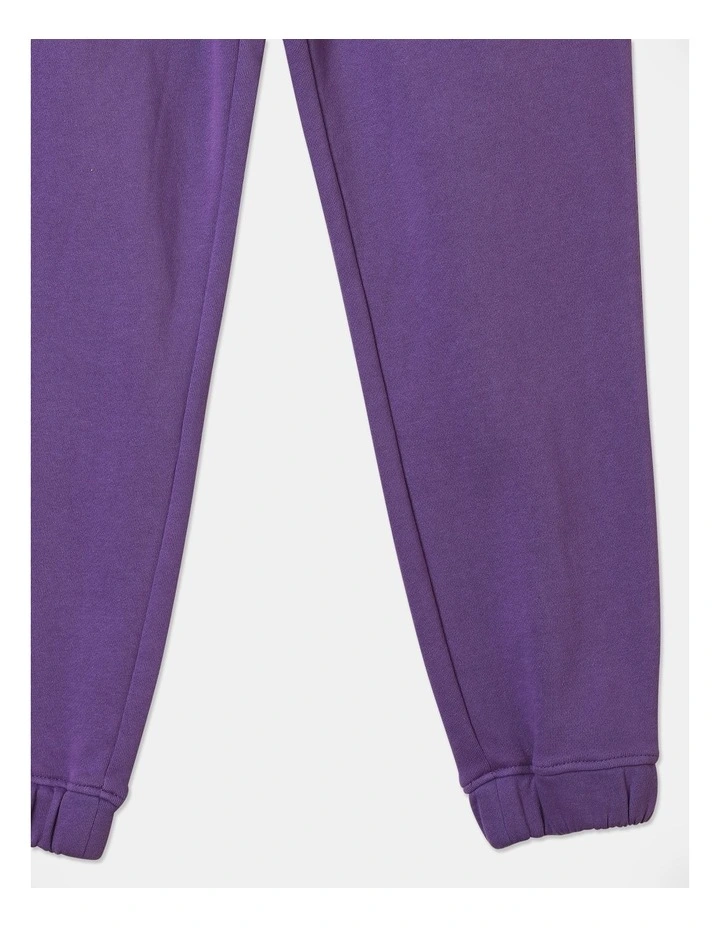 Essentials Trackpant in Purple