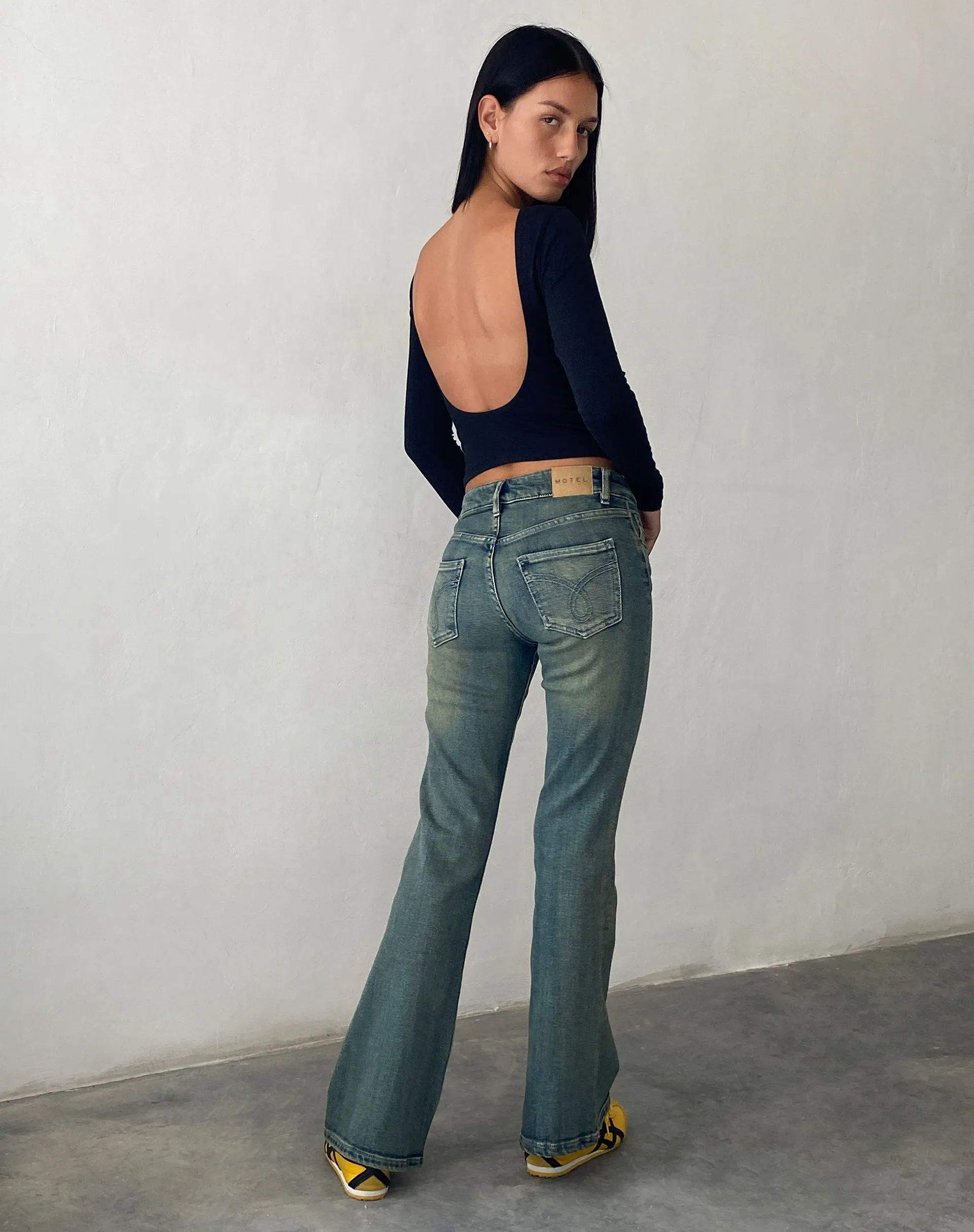 Low Rise Flared Jeans in Green Wash