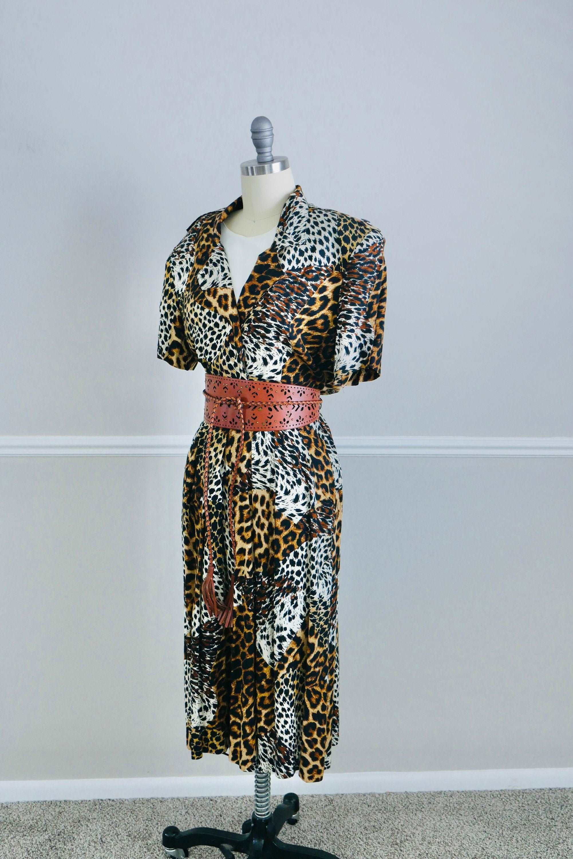 ON SALE Vintage 1980s Leopard Print Dress / 80s retro rayon animal print dress size M