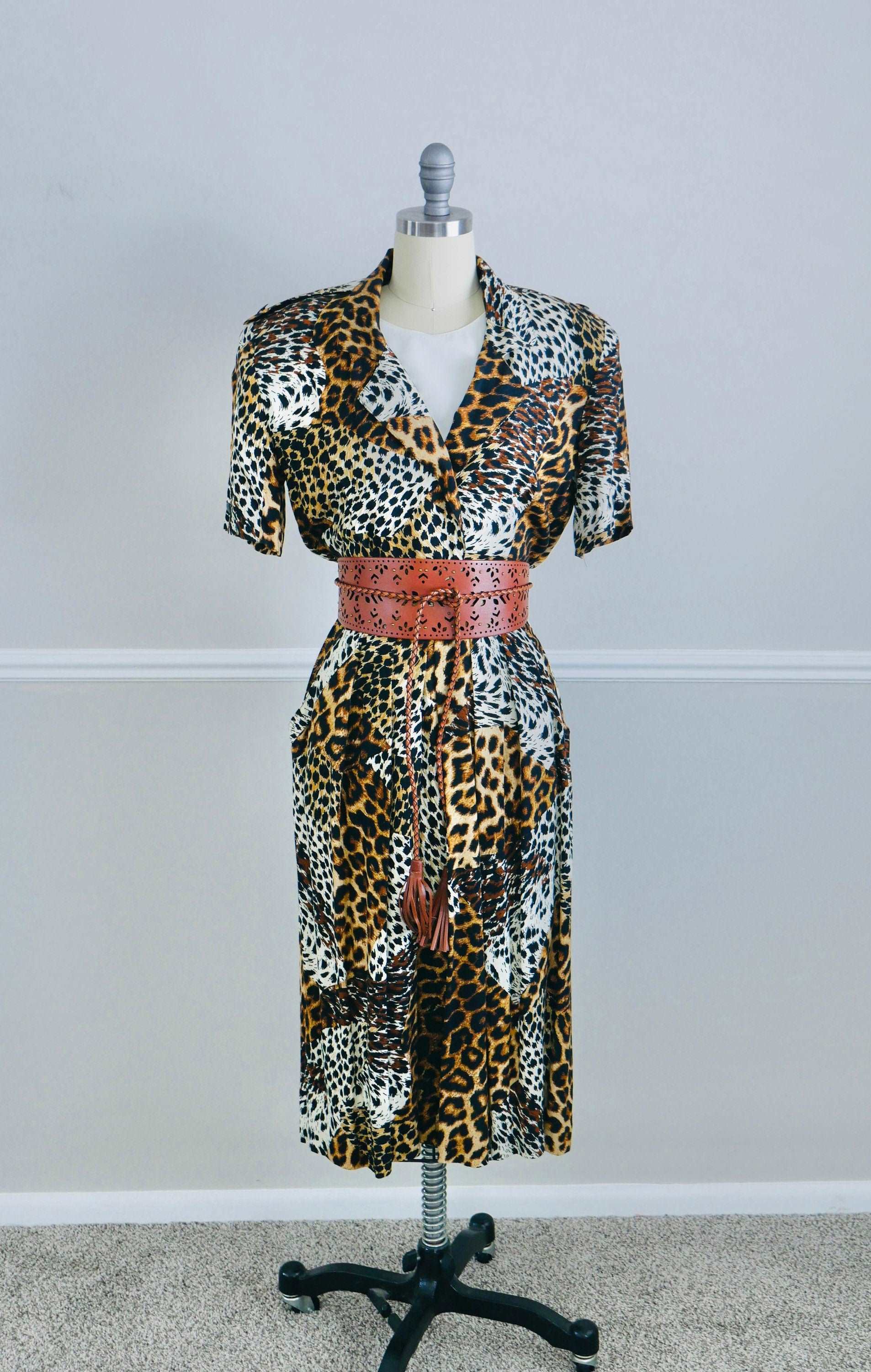 ON SALE Vintage 1980s Leopard Print Dress / 80s retro rayon animal print dress size M