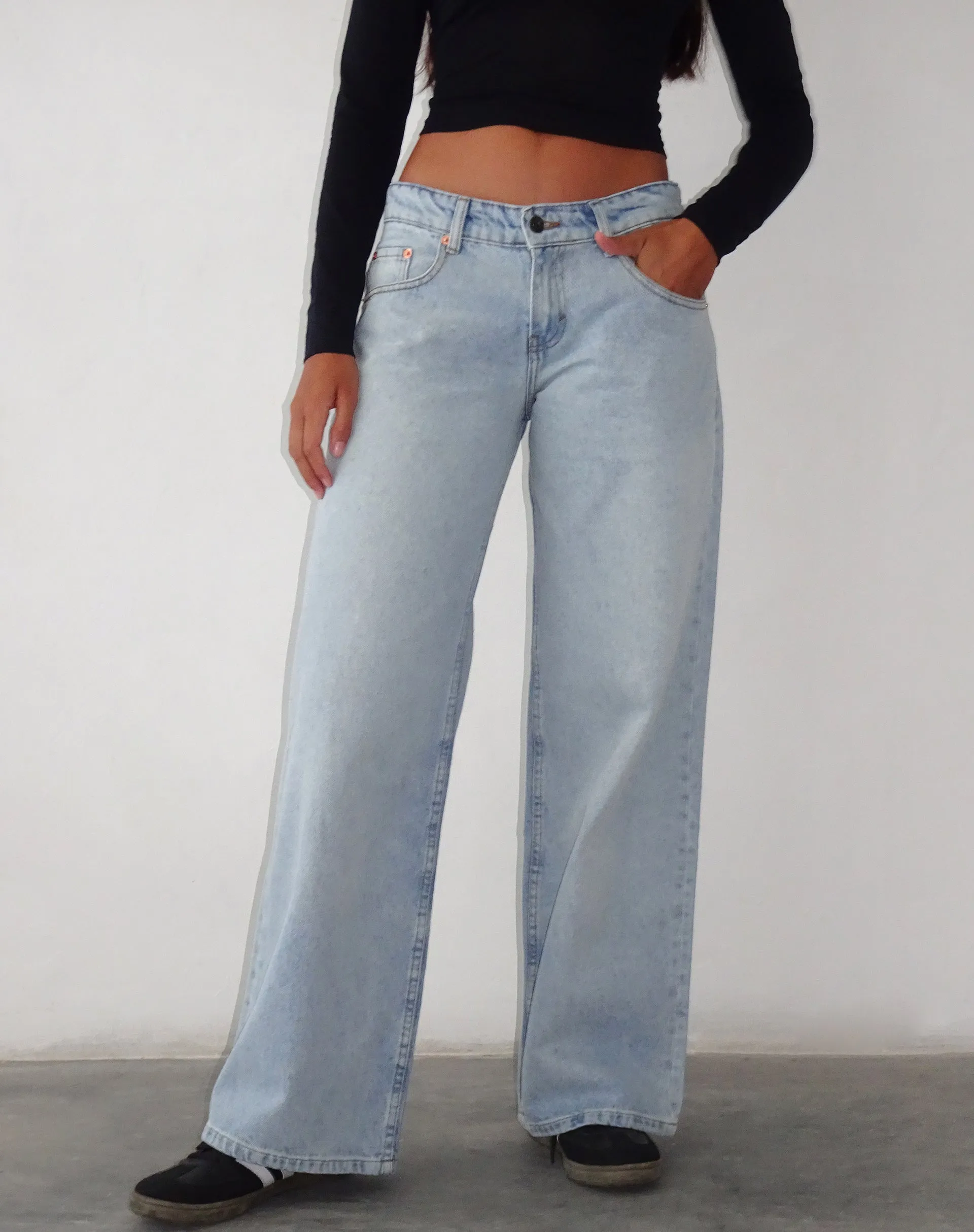 Roomy Extra Wide Low Rise Jeans in Extreme Light Blue Wash