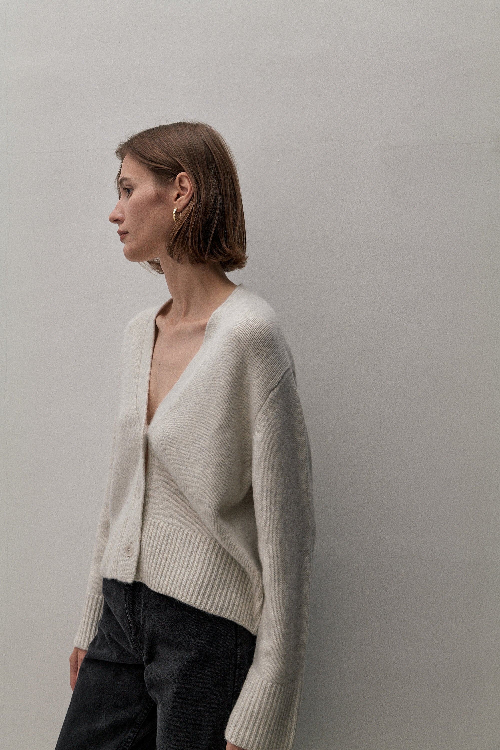 THE CLASSIC CARDIGAN - CLOUDY