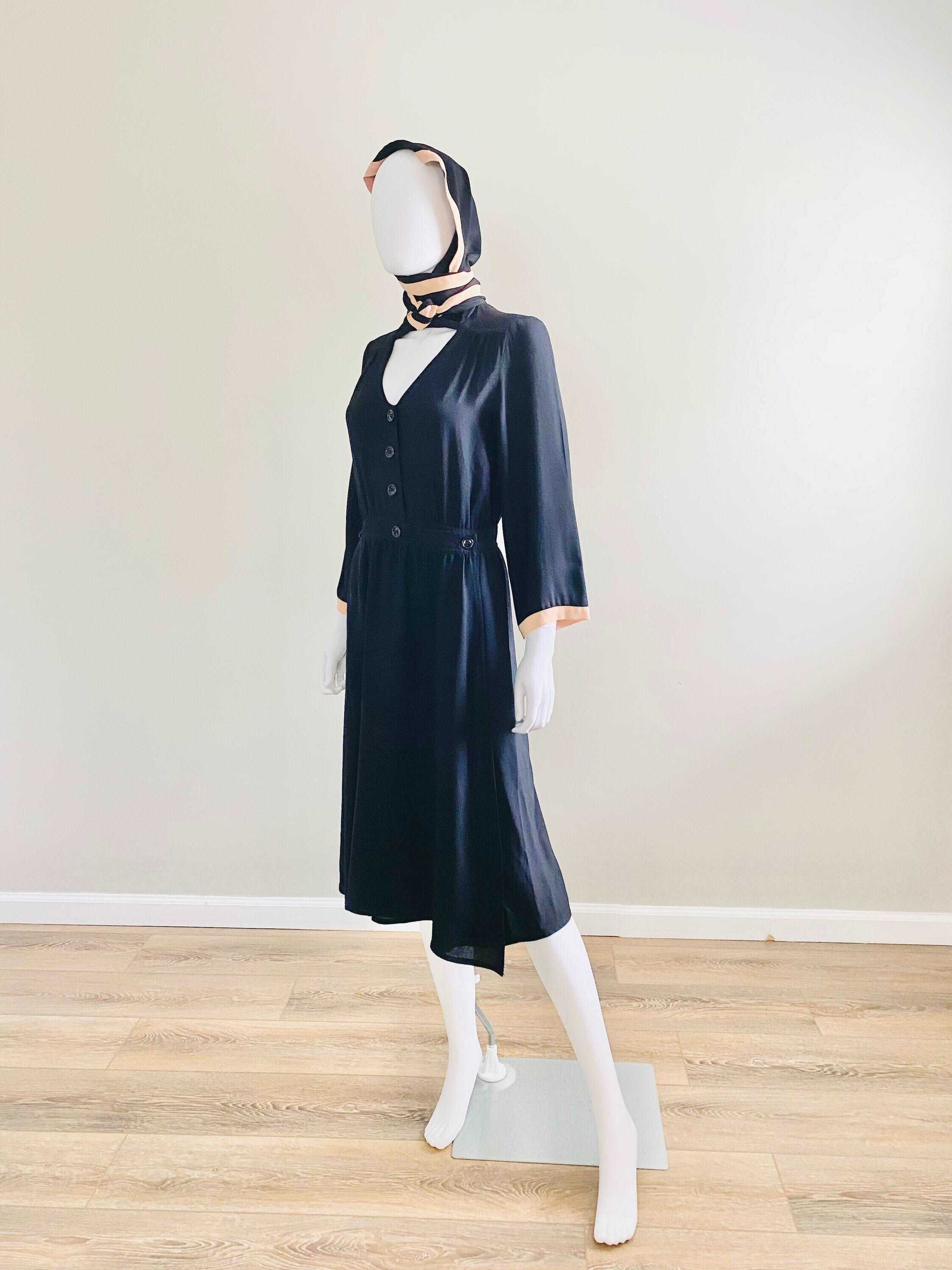 Vintage 1940s Hooded Rayon Crepe Black Dress / 1970s does 1940s convertible Albert Nipon Dress Size M L