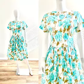 Vintage 1950s Floral Fit and Flare Dress / 50s retro dress / Size S M