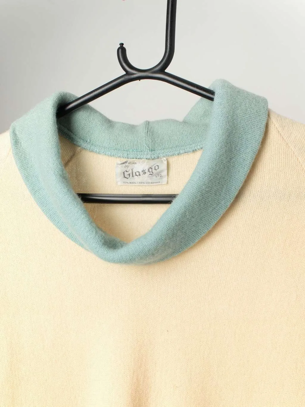 Vintage lambswool short sleeve sweater in pastel yellow and blue – Small / Medium